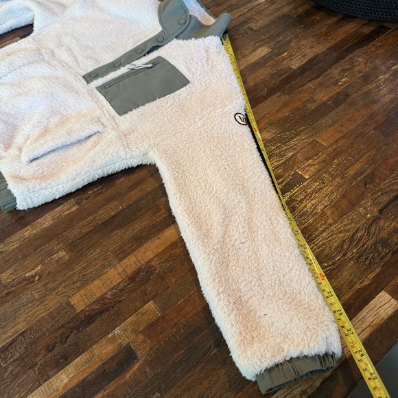 Vuori Cream and Olive Sherpa Sweatshirt - Picture 11 of 11